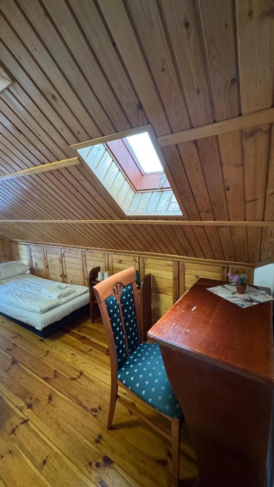 Powidz Lakeside Hotel & Restaurant 외부 사진