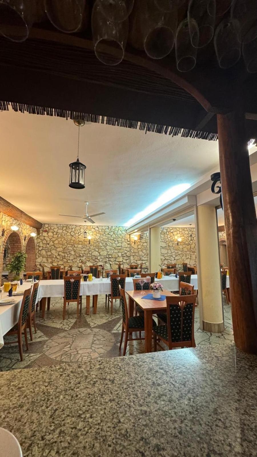 Powidz Lakeside Hotel & Restaurant 외부 사진