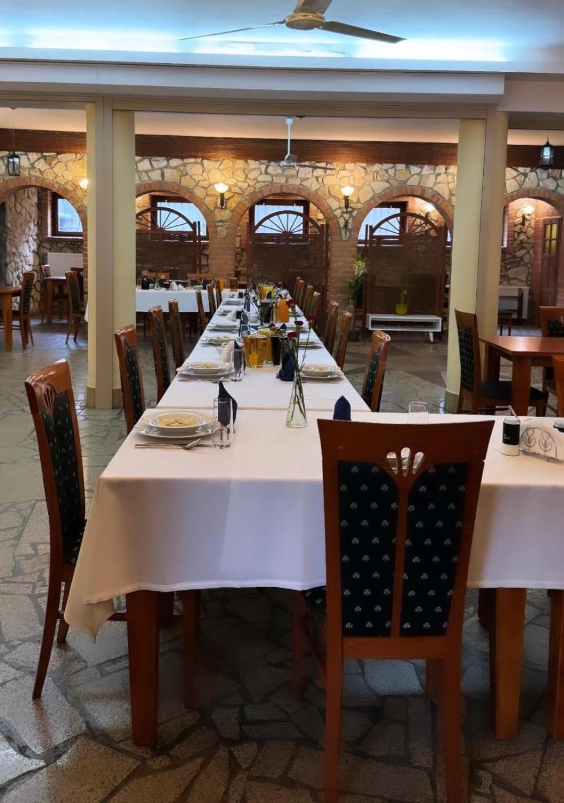 Powidz Lakeside Hotel & Restaurant 외부 사진
